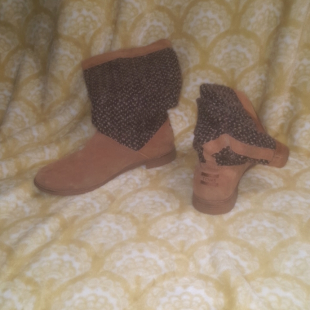 TOMS boots